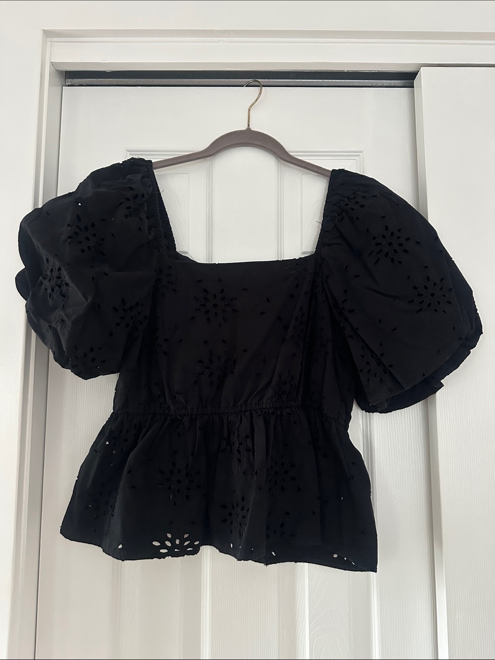 Saks Fifth Avenue Black Eyelet Puff Sleeve Peplum Top